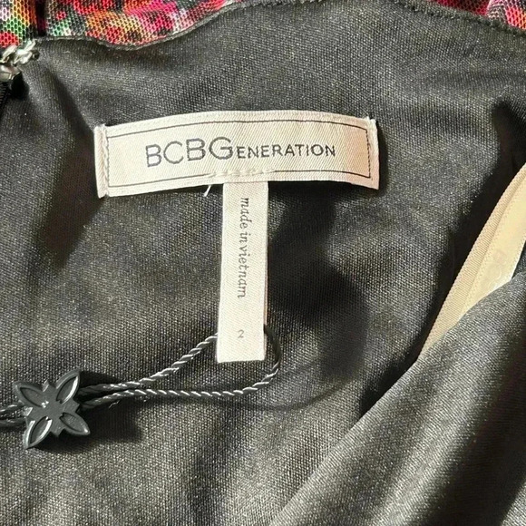 NWT BCBGeneration Floral Bodycon Dress | size 2 - Picture 11 of 14